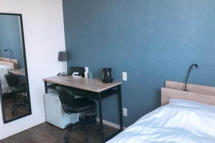 Room 15 of 51