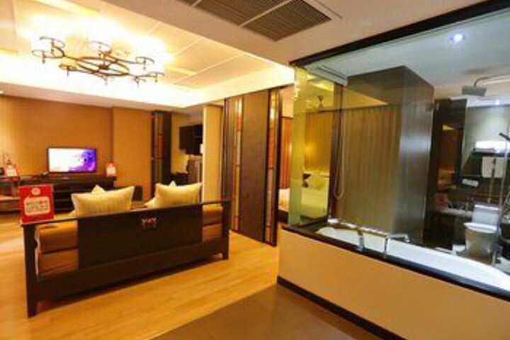 Room 38 of 43