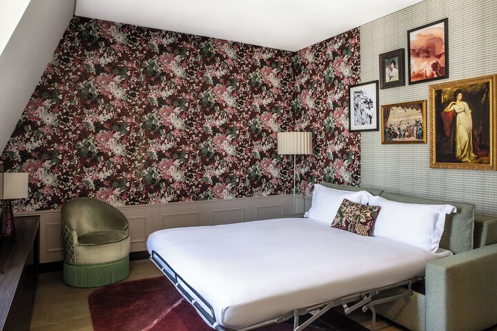 Room 68 of 141