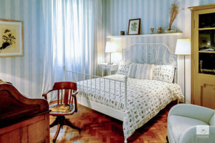 Room 52 of 160