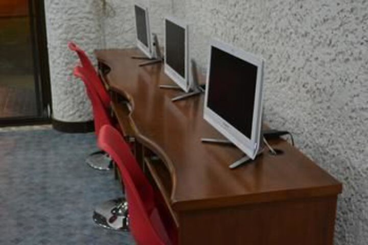 Business Center 6 of 41