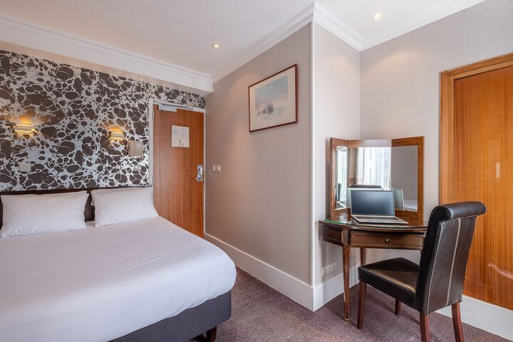 Room 18 of 50