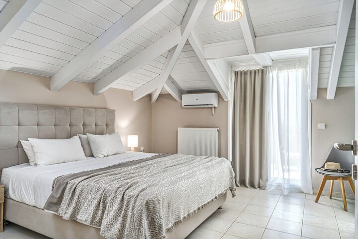 Room 16 of 72
