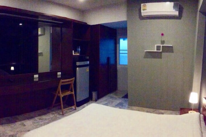 Room 16 of 29