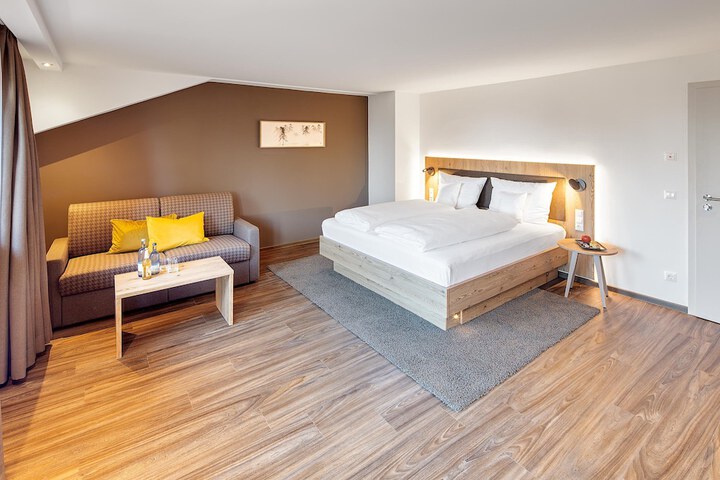 Room 15 of 90