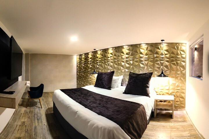 Room 43 of 57