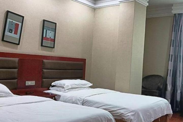 Shiji Zhixing Business Hotel