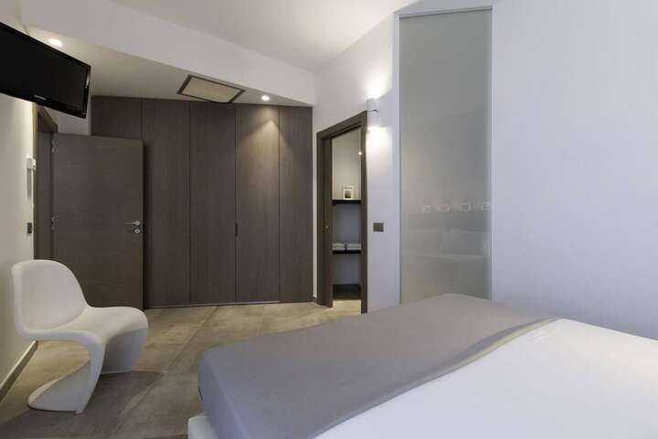 Room 13 of 34