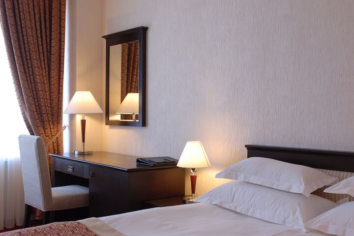 Room 2 of 30