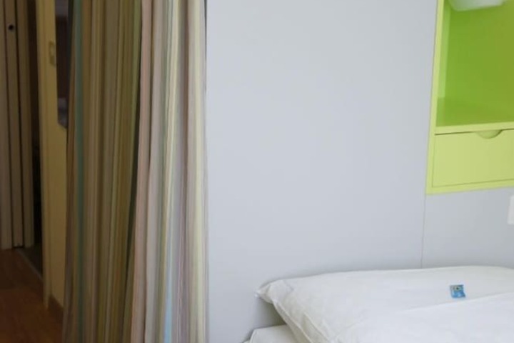Room 21 of 59