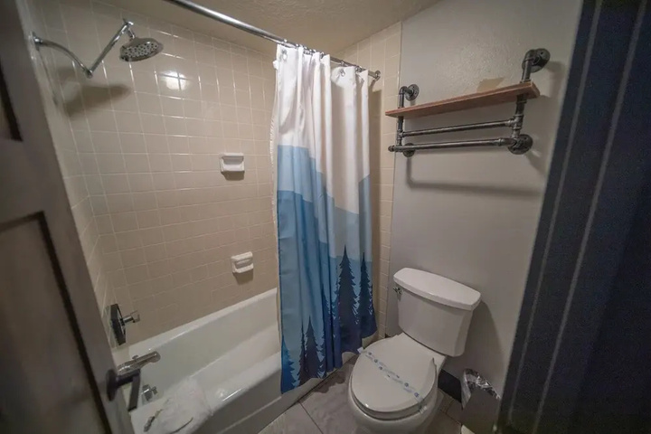 Room 9 of 23