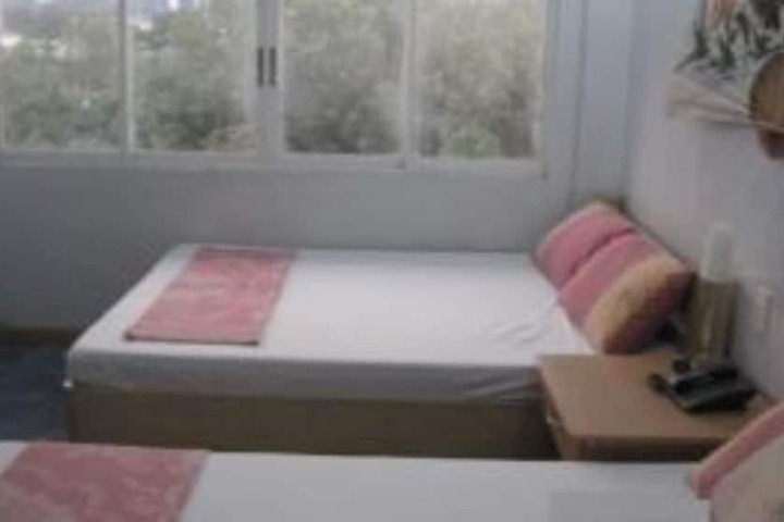 Room 8 of 33