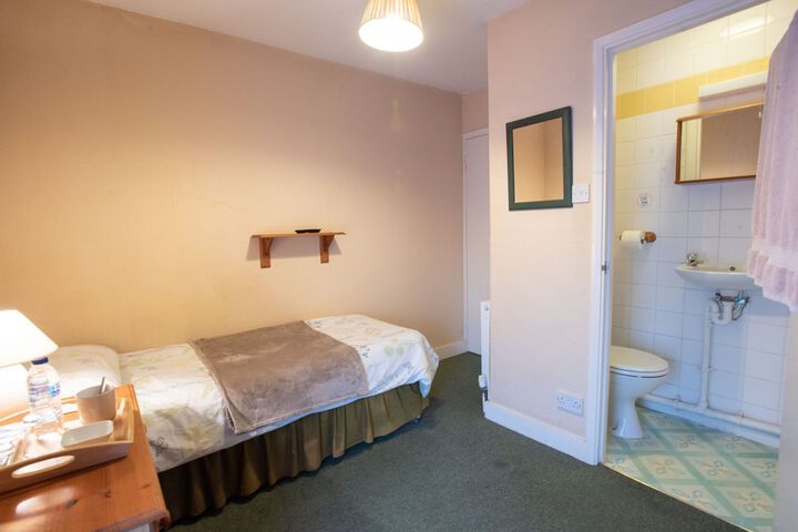 Room 2 of 31