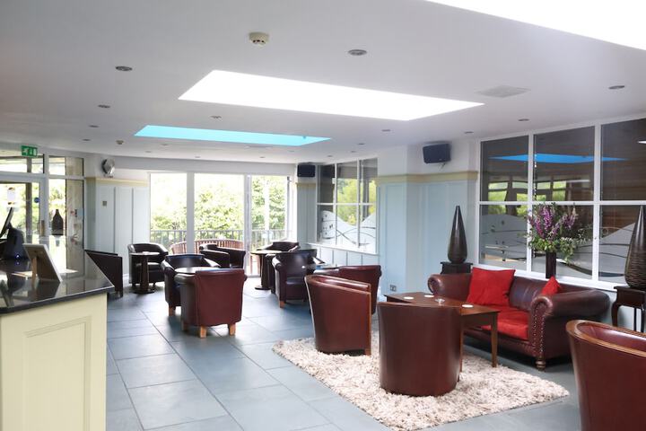 Lounge 69 of 81