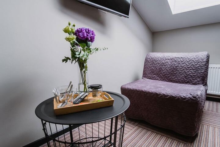 Room 21 of 80