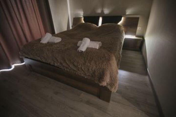Room 33 of 43
