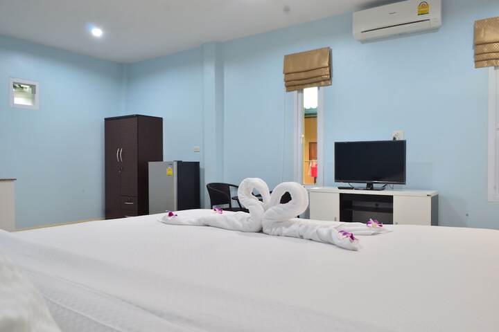 Room 3 of 32