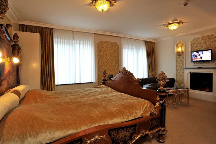 Room 43 of 106