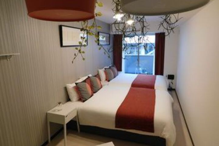 Room 42 of 89