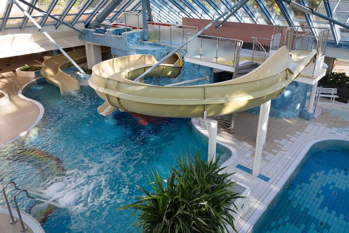 Pool 77 of 170