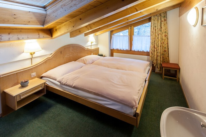 Room 10 of 56