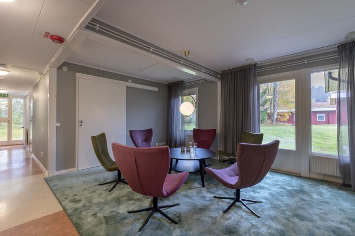 Room 8 of 25