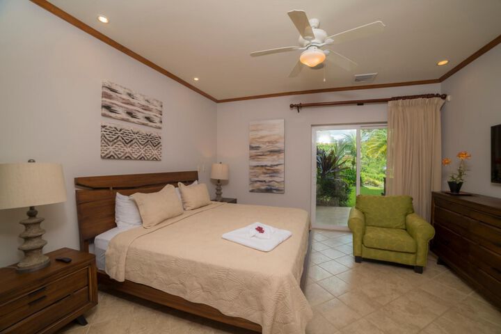 Room 9 of 35
