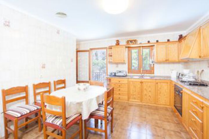 Room 4 of 13