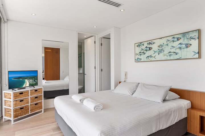 Room 18 of 230