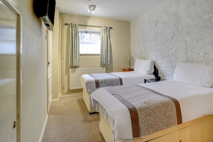 Room 16 of 33