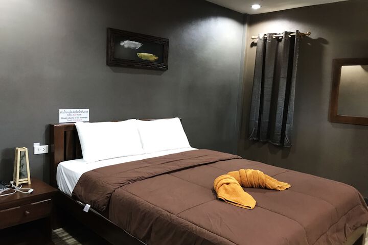 Room 3 of 52
