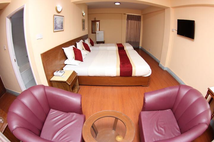 Room 5 of 33