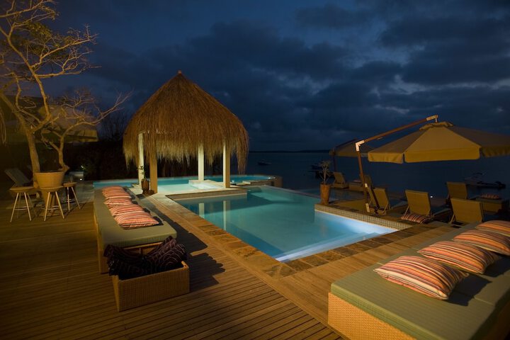 Hotel Pool