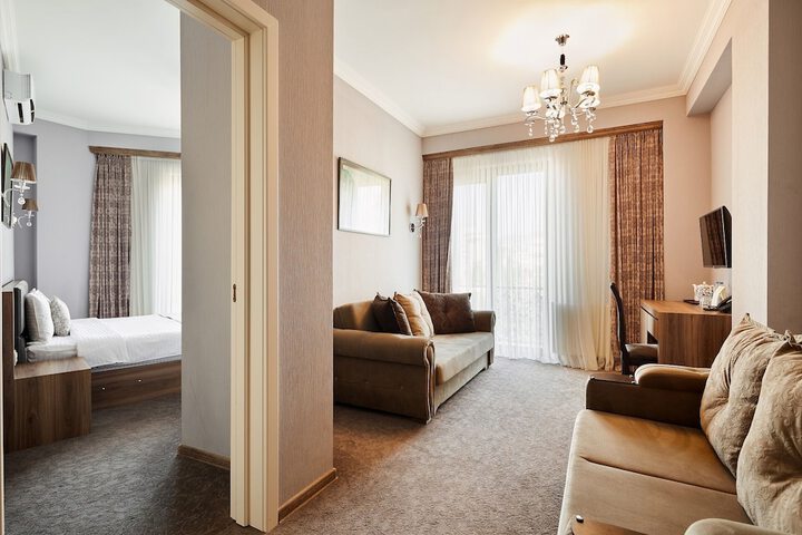 Room 14 of 32