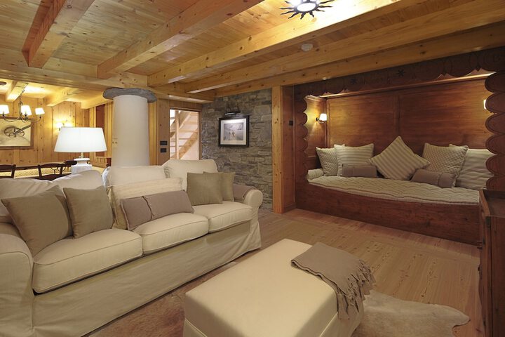 Room 12 of 71