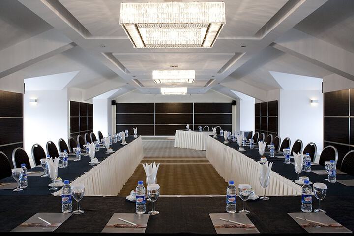 Business Center 45 of 48