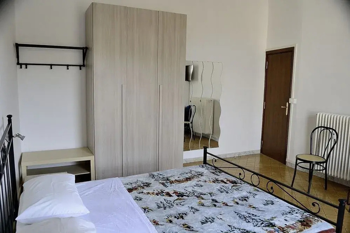 Room 6 of 22