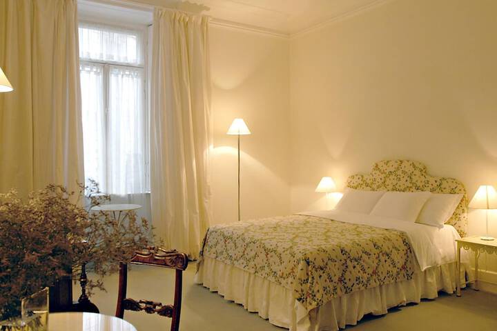 Room 14 of 32
