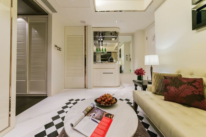 Room 4 of 48