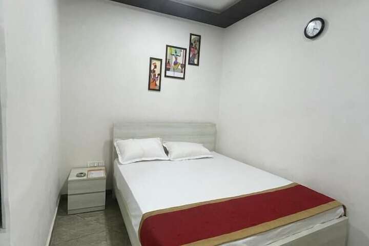 Room 5 of 13