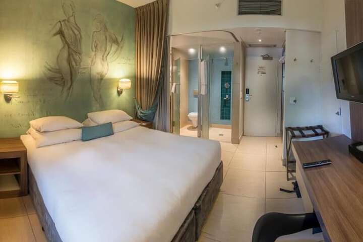 Room 15 of 72