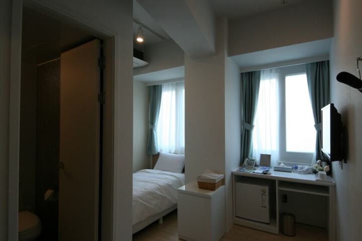 Room 27 of 52