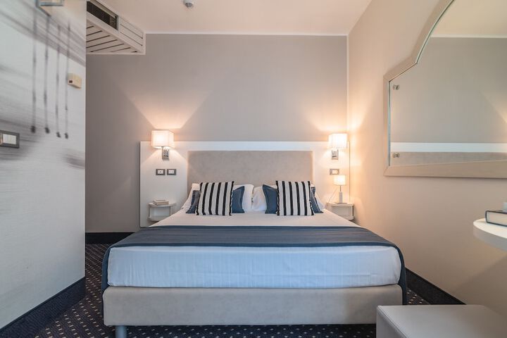 Room 32 of 115
