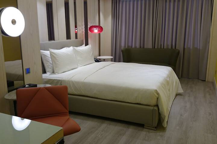 Room 8 of 64