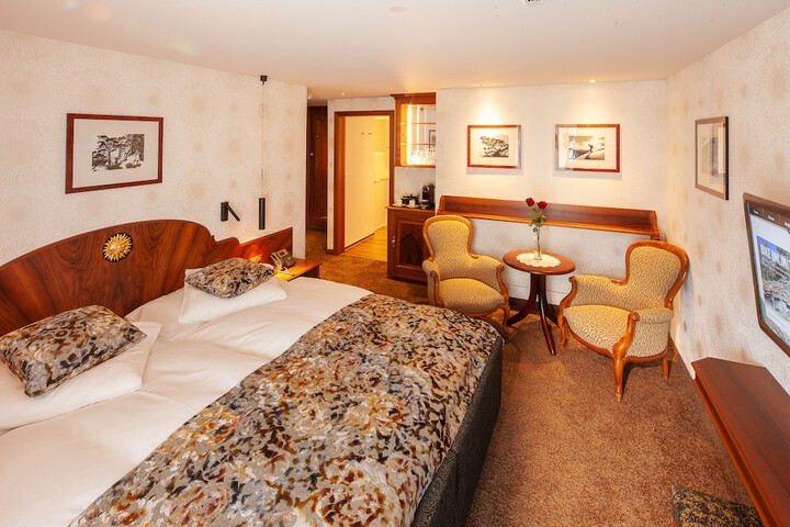 Room 16 of 46