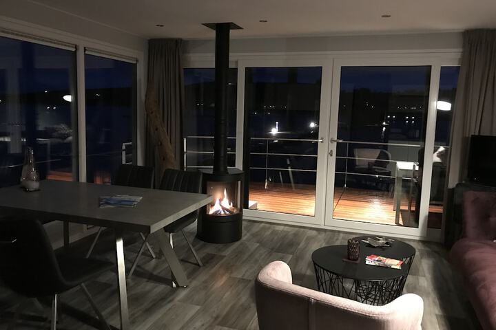 Room 8 of 68