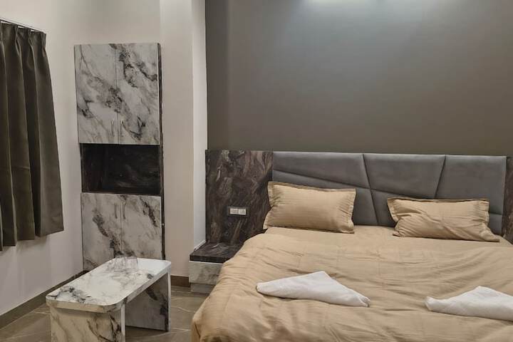 Room 27 of 72