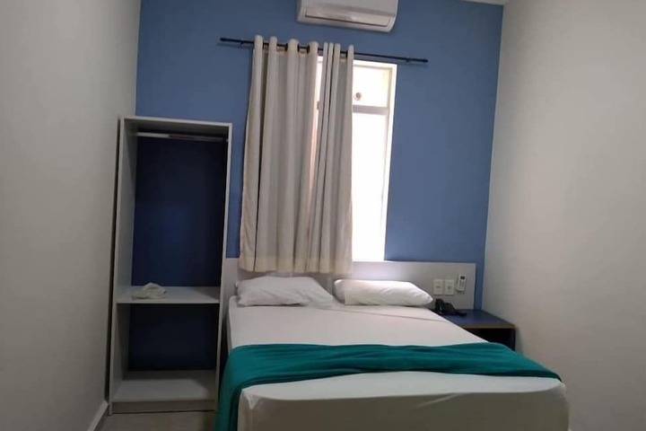 Room 25 of 41