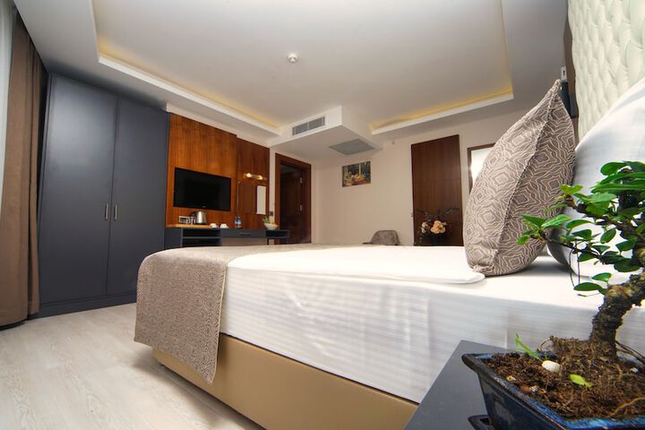 Room 8 of 73