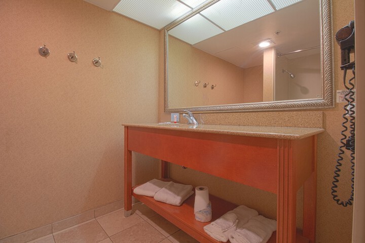 Double Accessible King Size Bed (1 of 21)